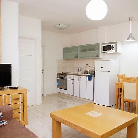 Apartments4You Dinara บัตยัม ภายนอก รูปภาพ