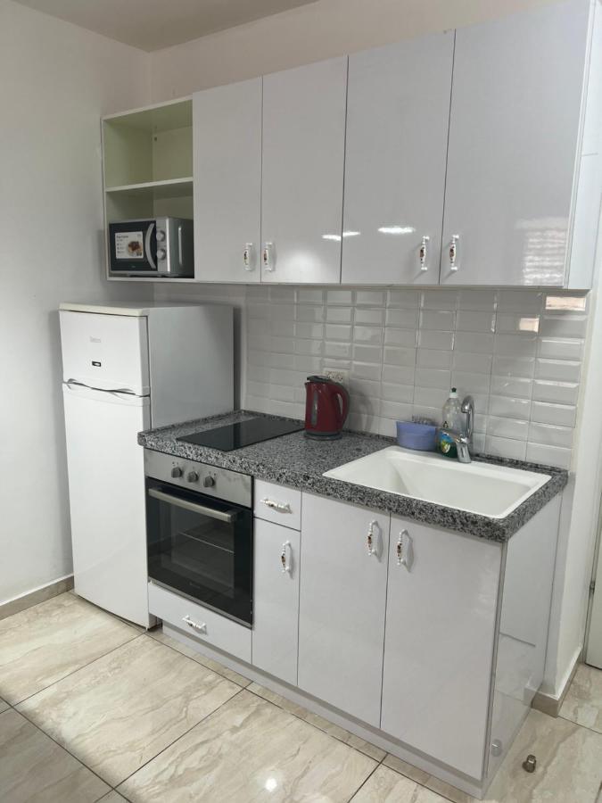 Apartments4You Dinara บัตยัม ภายนอก รูปภาพ