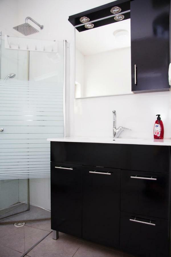 Apartments4You Dinara บัตยัม ภายนอก รูปภาพ