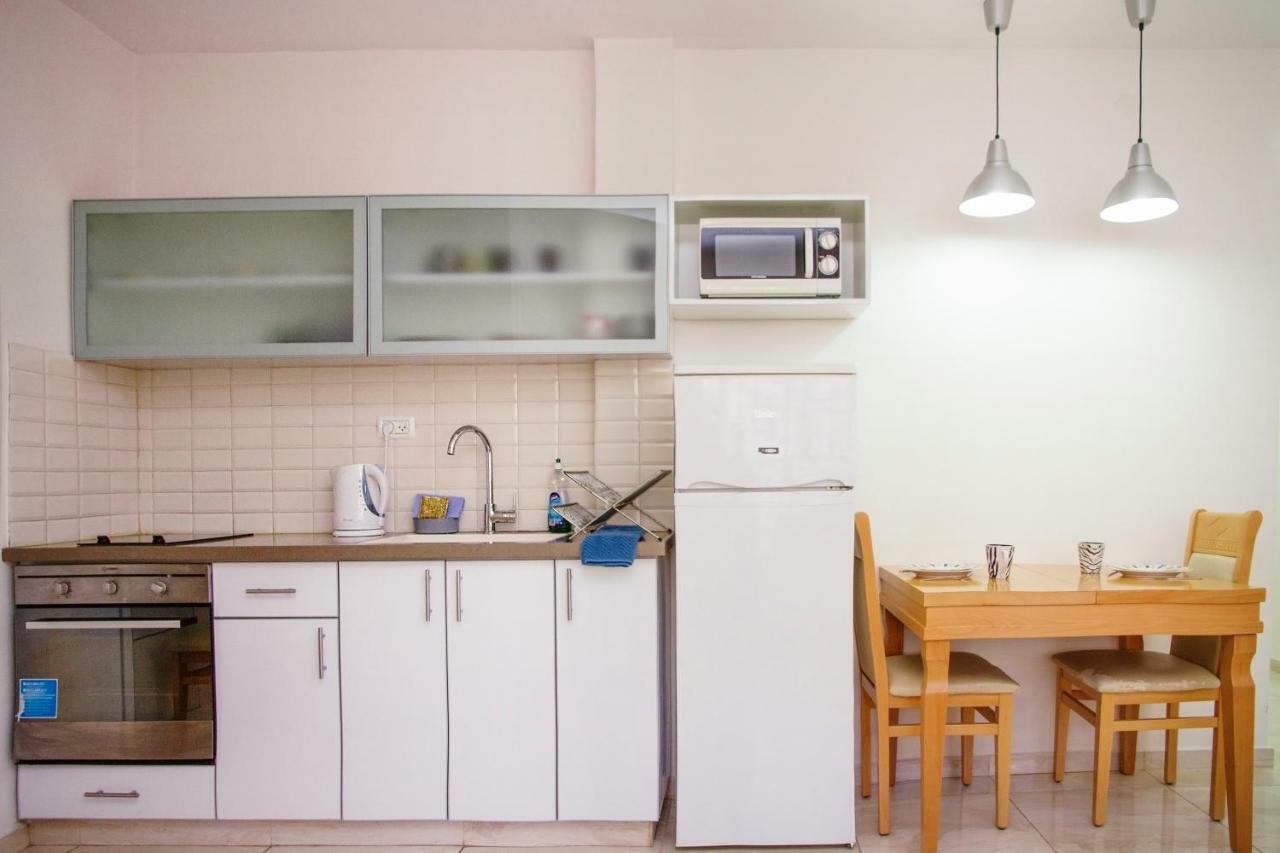 Apartments4You Dinara บัตยัม ภายนอก รูปภาพ